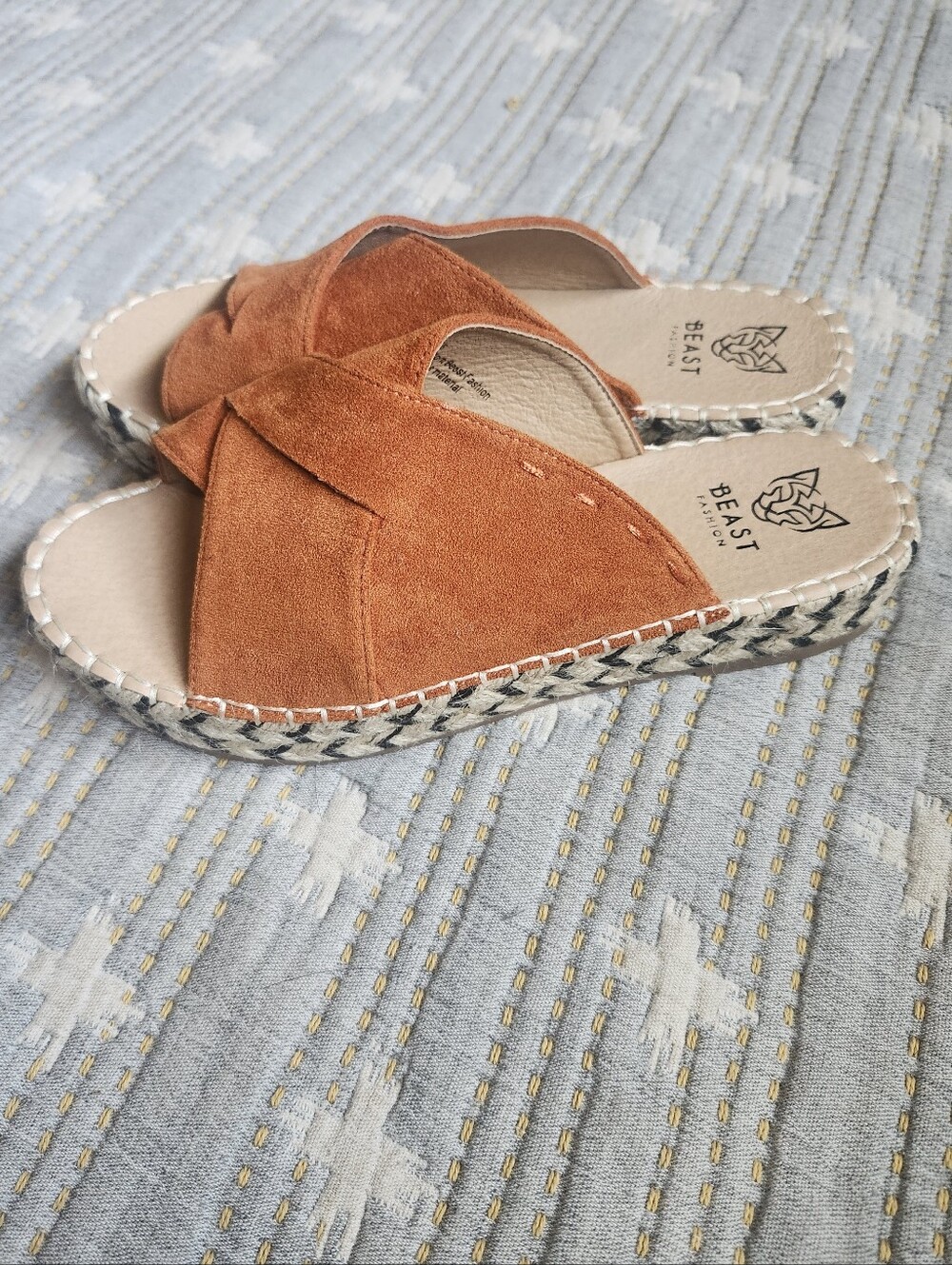 Beast Fashion Rustic Orange Faux Suede Espadrille Platform Sandals 7.5 New